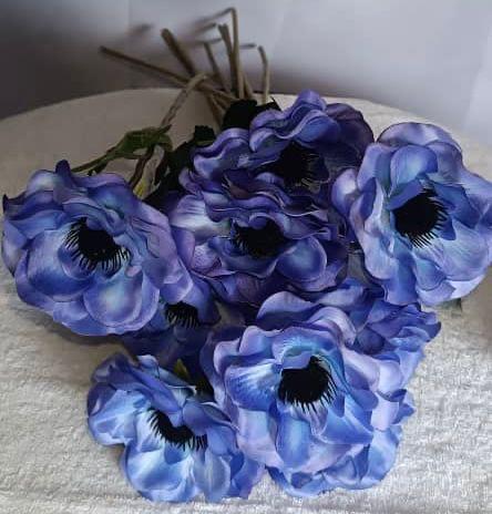 Silk Anemone Stem – Blue Single Artificial Flower for Bold, Elegant Décor