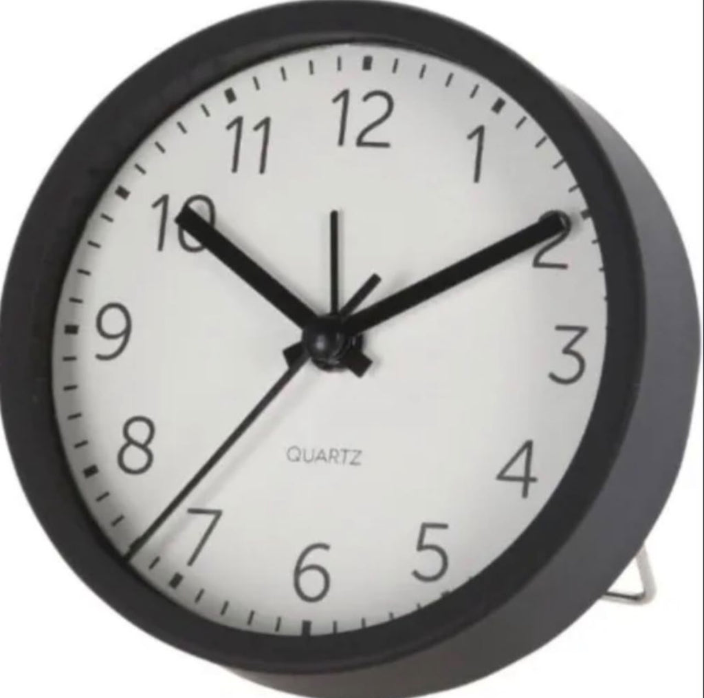 Quartz Table Clock – Aluminium